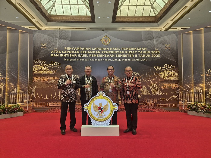 BPK RI: Penjabat Bupati Kayong Utara Drs Alfian, MM menghadiri penyampaian Laporan Hasil Pemeriksaan (LHP) atas Laporan Keuangan Pemerintah Pusat (LKPP) Tahun 2023 oleh BPK RI.