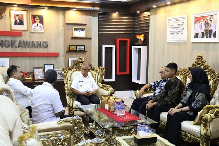 AUDENSI: Pemerintah Kota Singkawang menerima audiensi Paskibraka Kota Singkawang yang terpilih menjadi anggota Paskibraka Nasional untuk upacara HUT ke-79 Kemerdekaan RI tahun 2024.