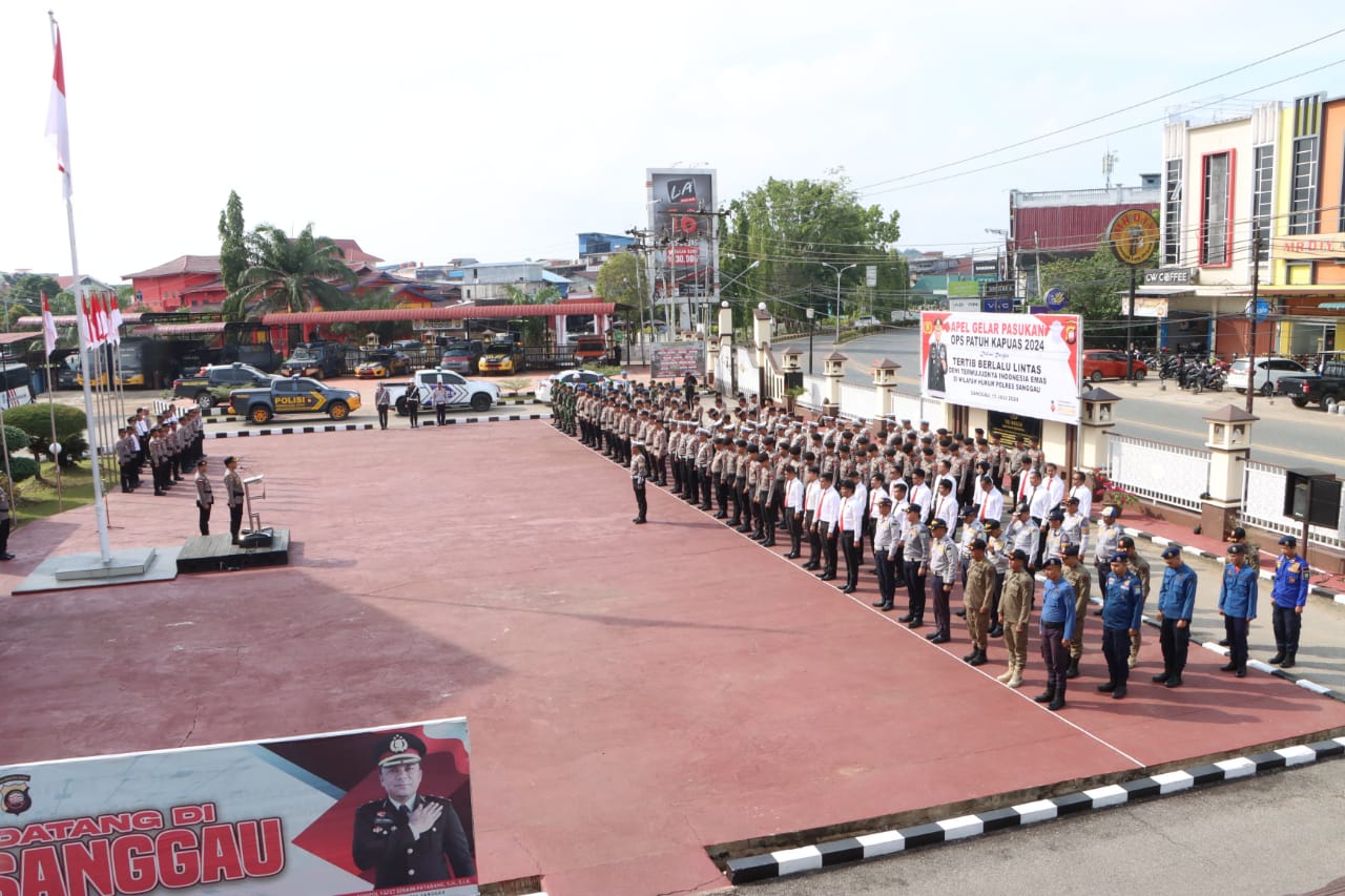 Polres Sanggau saat menggelar apel pasukan dalam rangka Operasi Patuh Kapuas Tahun 2024.