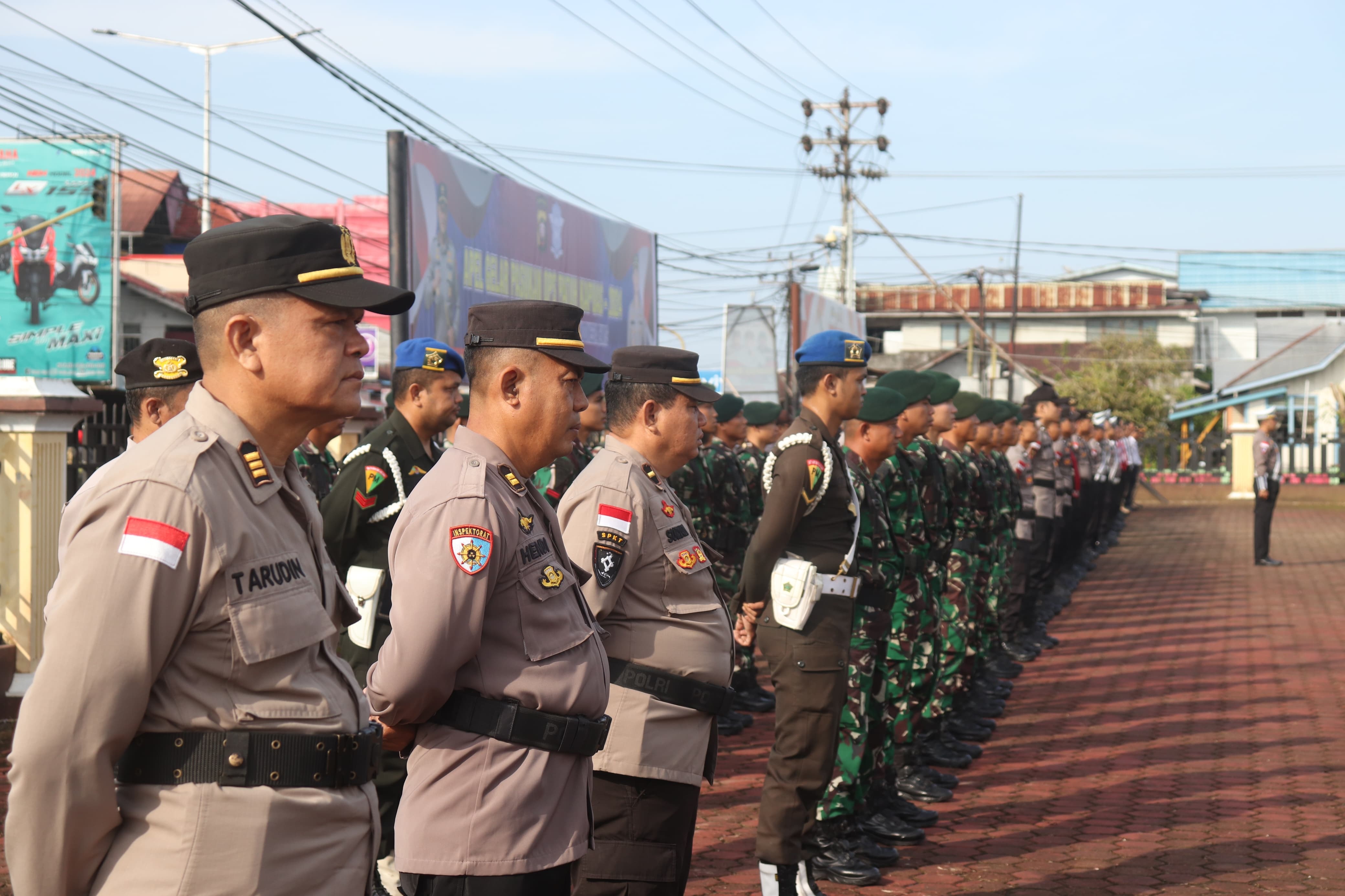 GELAR PASUKAN: Apel Operasi Patuh Kapuas yang digelar Polres Kapuas Hulu.