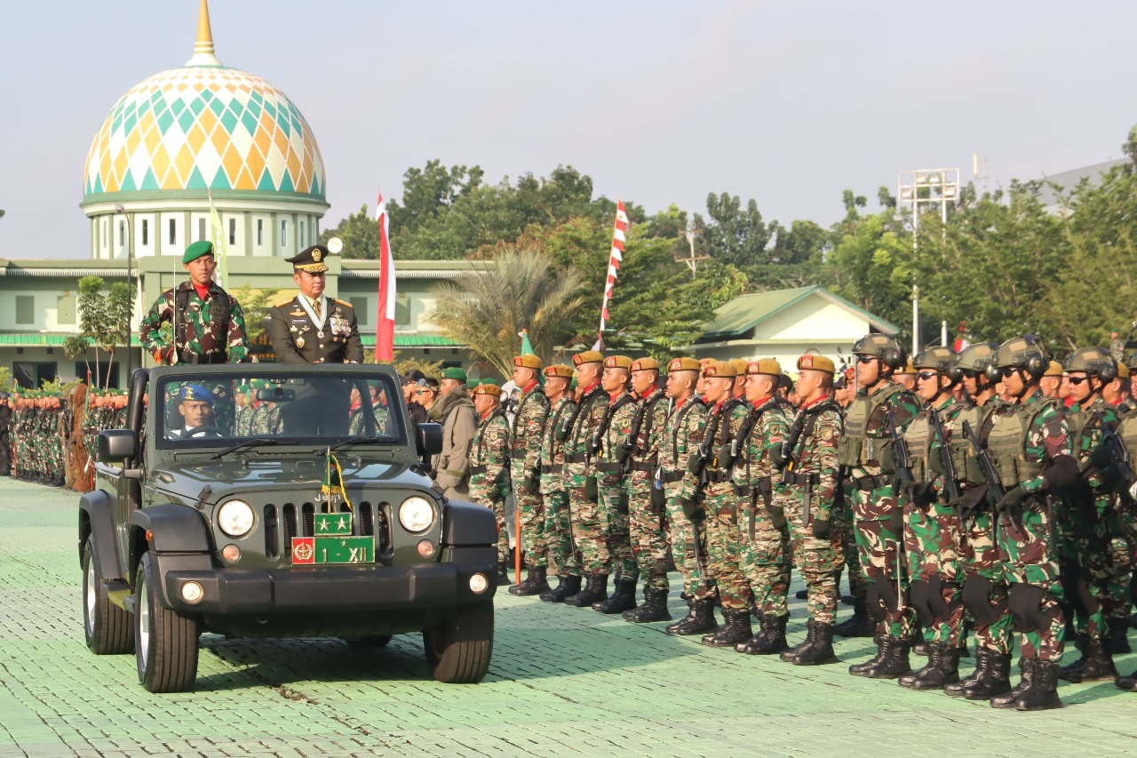 UPACARA: Pangdam XII Tanjungpura, Mayjen TNI Iwan Setiawan pimpin Upacara Peringatan HUT ke-66 Kodam XII Tanjungpura.