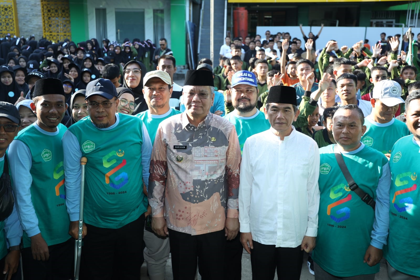 PERESMIAN: Penjabat Gubernur Kalbar, Harisson bersama Penjabat Wali Kota Pontianak, Ani Sofian usai meresmikan Gedung TK Islam Mathla&rsquo;ul Anwar, Sabtu (20/7) kemarin.