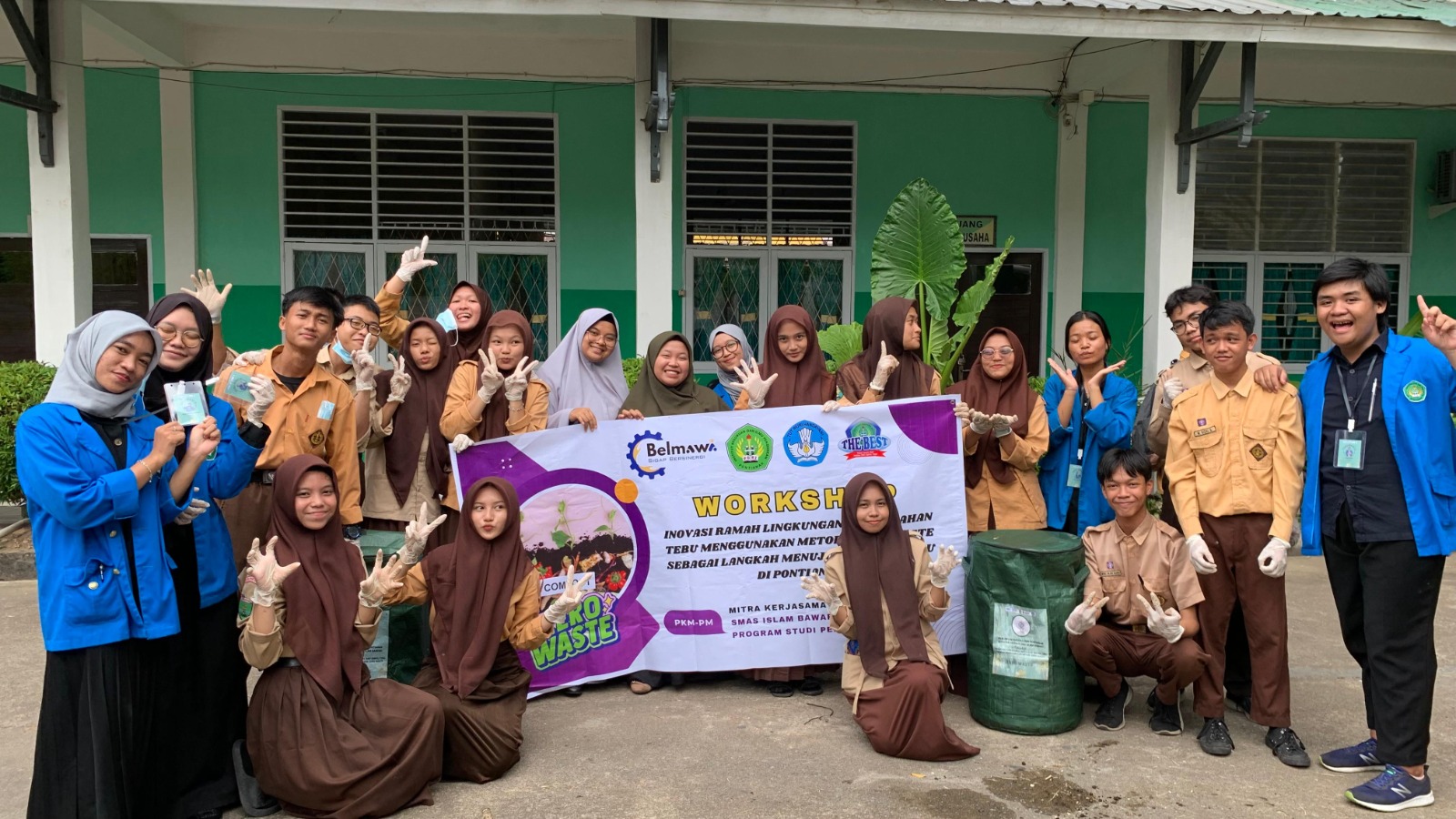 Mahasiswa Program Studi Pendidikan Biologi Universitas PGRI Pontianak menyelenggarakan kegiatan Pengabdian kepada Masyarakat di SMAS Islam Bawari, Kota Pontianak, Kalimantan Barat, Jumat (19/07/2024).