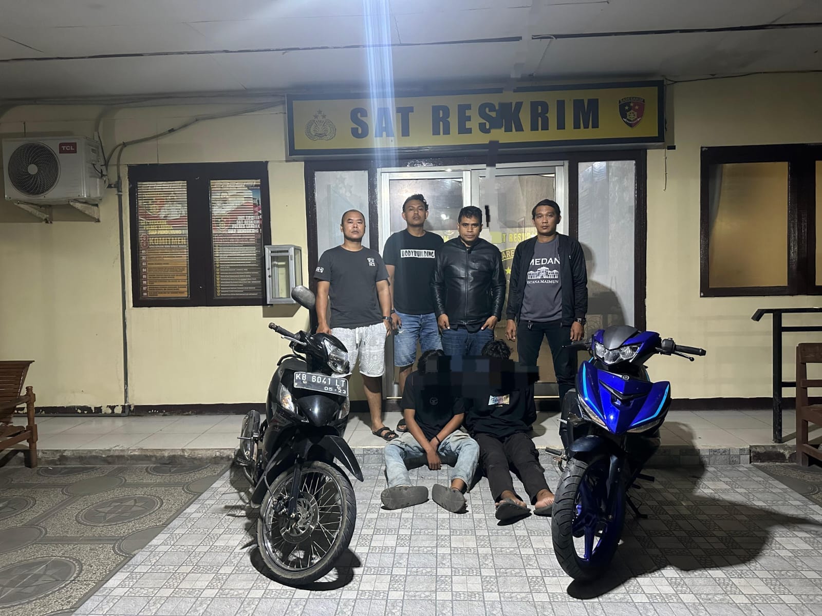 Polres Landak saat membekuk pelaku curanmor