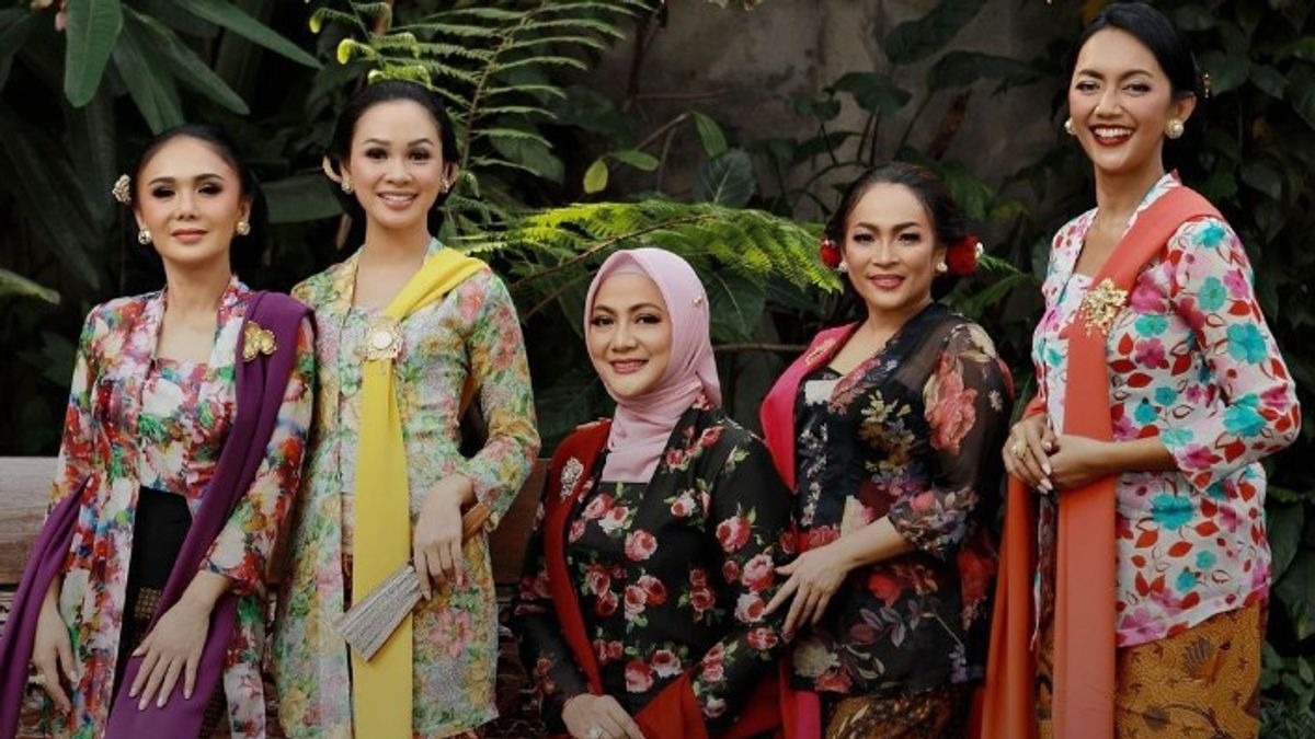 Lima Wanita.