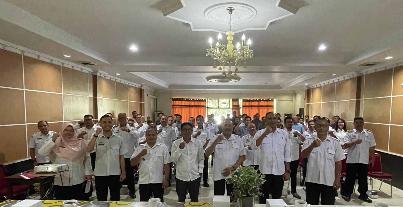 SOSIALISASI: Sekira 70 orang mengikuti sosialisasi sarana sanitasi, Sanitasi Total Berbasis Masyarakat (STBM) dan pengolahan sampah.
