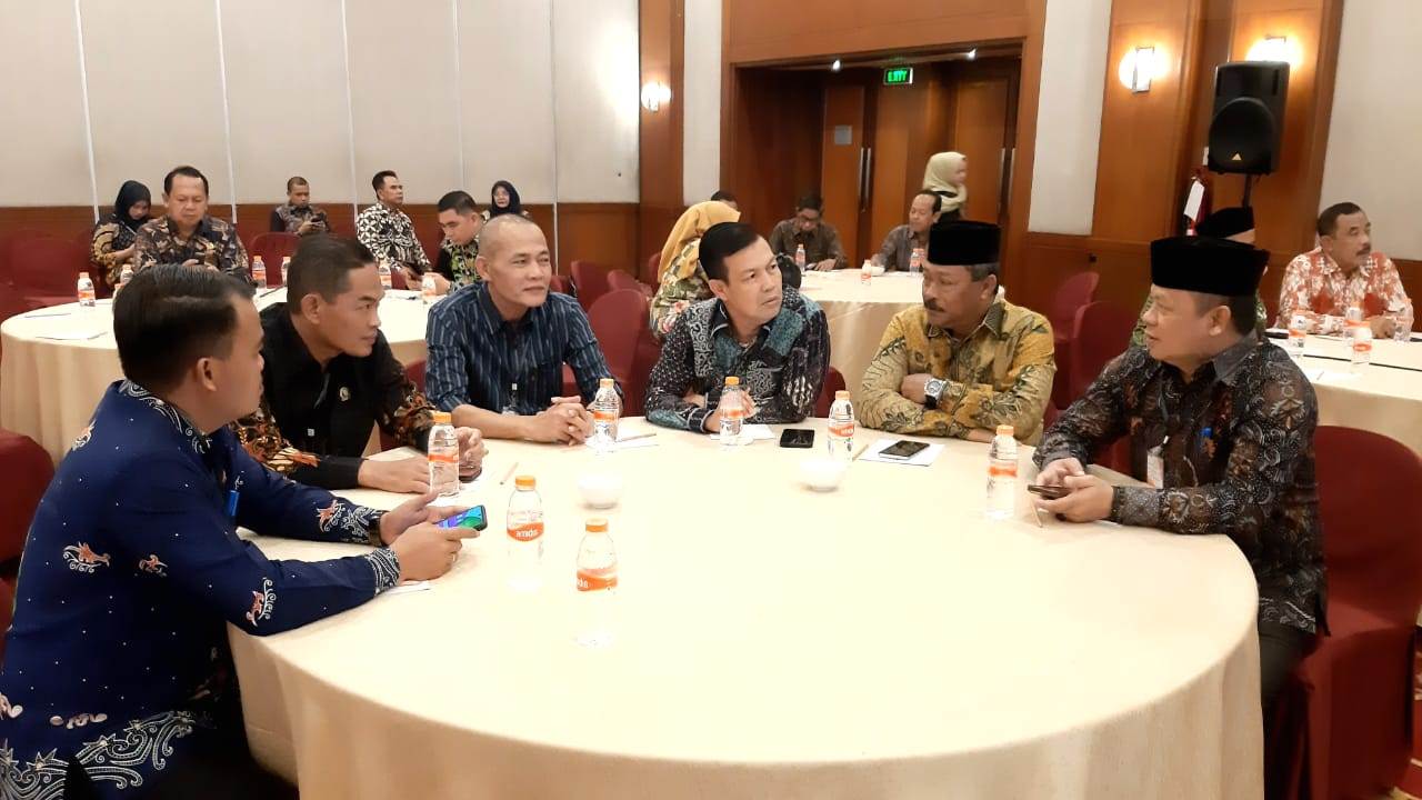 HADIR: Rombongan DPRD Kabupaten Sambas hadir dalam Rapat Pimpinan Nasional III Asosiasi DPRD Kabupaten Seluruh Indonesia di Jakarta.