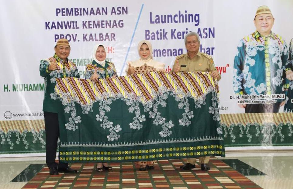 BATIK: Kanwil Kemenag Kalbar luncurkan seragam batik bermotif kearifan lokal, Selasa (30/7).