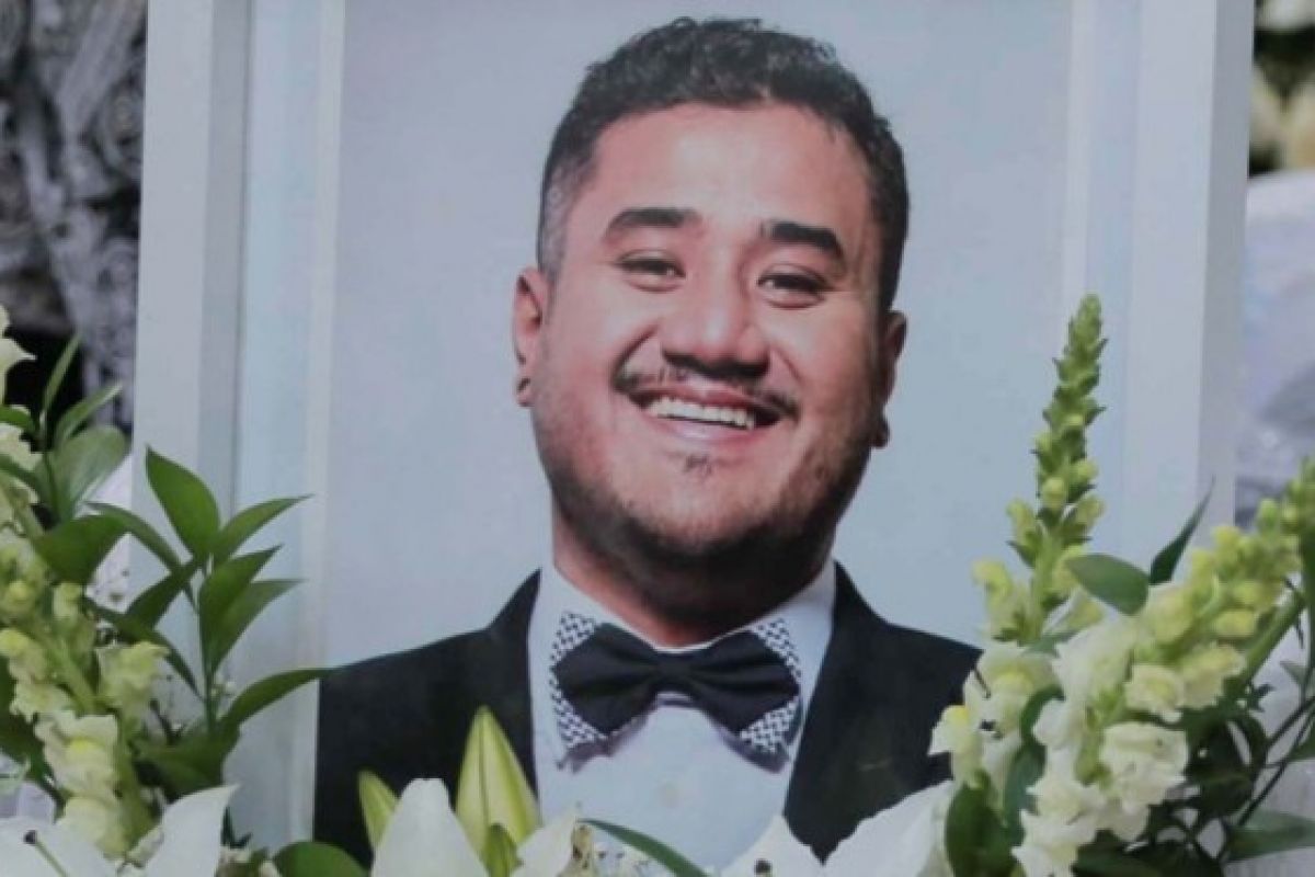Mike Mohede.