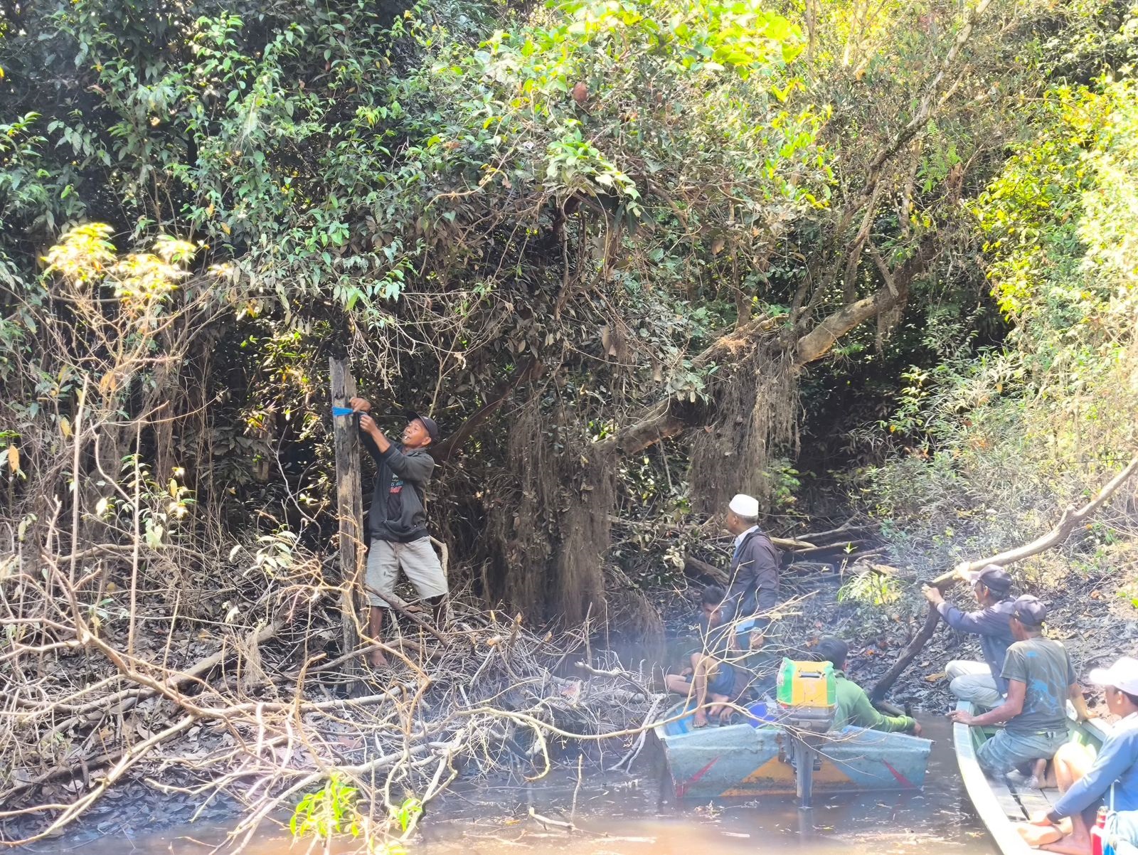 WPR : Survei Wilayah Pertambangan Rakyat (WPR) yang dilakukan di Kecamatan Suhaid oleh Pemkab Kapuas Hulu.