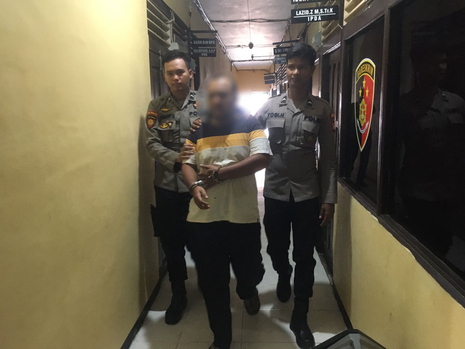 Polres Sintang mengamankan seorang pria berinisial TK (34), warga kelurahan Menyumbung Tengah yang tertangkap mencuri 12 buah tabung gas 3 Kg.