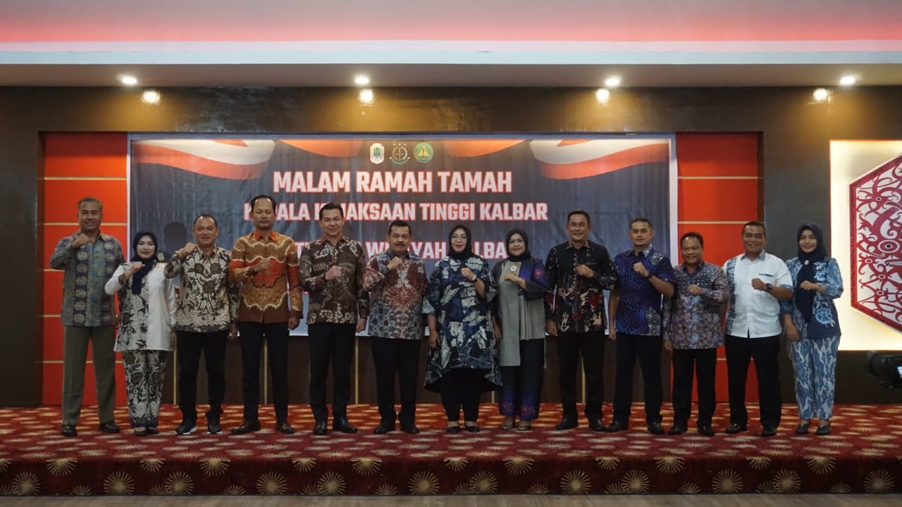 RAMAH TAMAH: Bupati Kapuas Hulu menggelar malam ramah tamah bersama Kejaksaan Tinggi Kalimantan Barat dan Ketua IAD Wilayah Kalbar, Minggu (4/8).