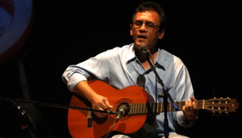 Franky Sahilatua.