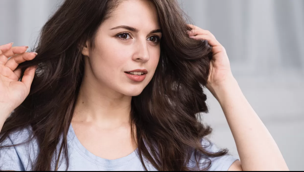 Ilustrasi rambut sehat dan terawat. (Freepik)