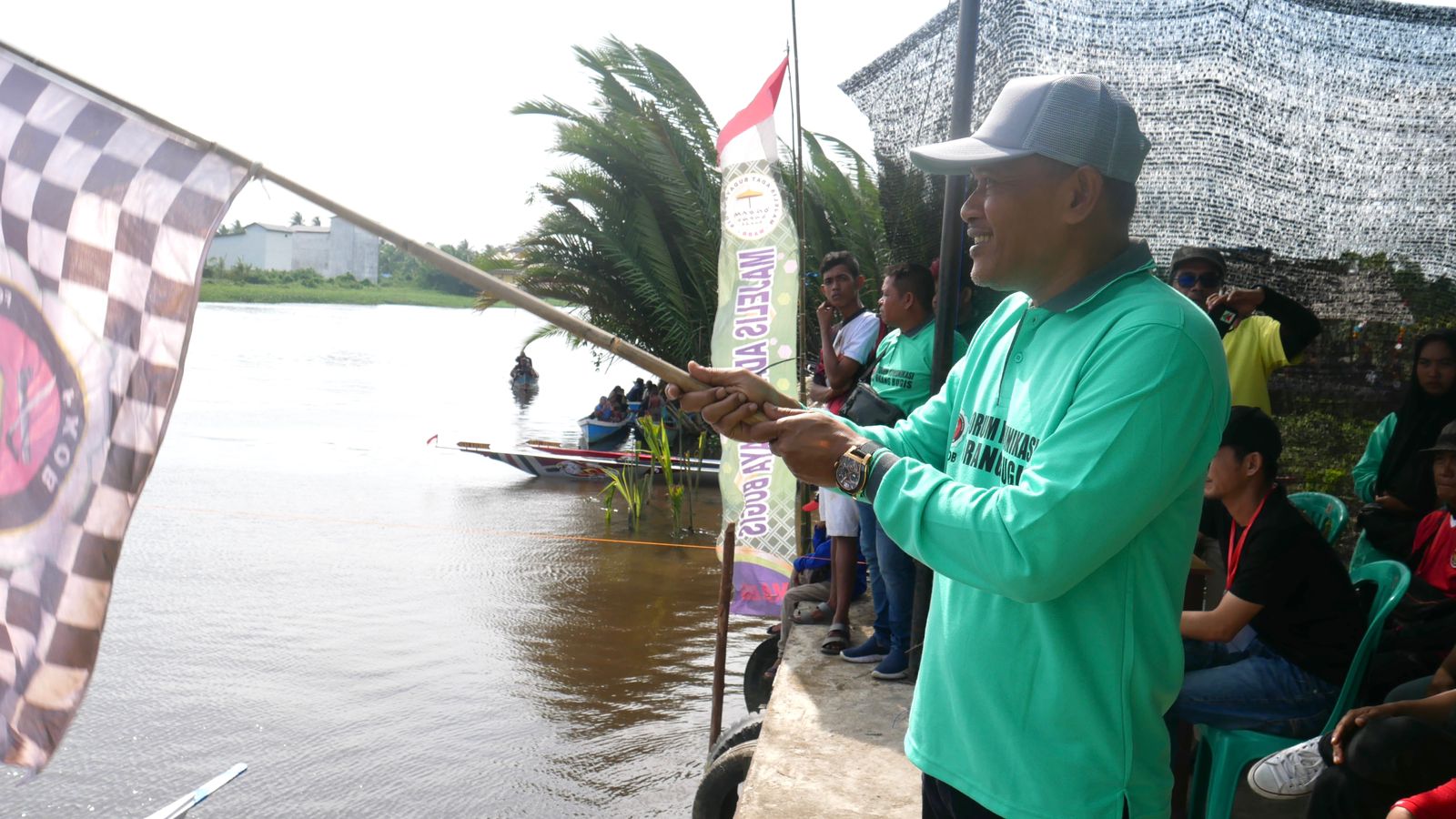 Ketua Forum Komunikasi Orang Bugis (FKOB) Provinsi Kalbar Ardiansyah saat membuka kegiatan Open Turnamen Sampan Bidar se Kalbar.