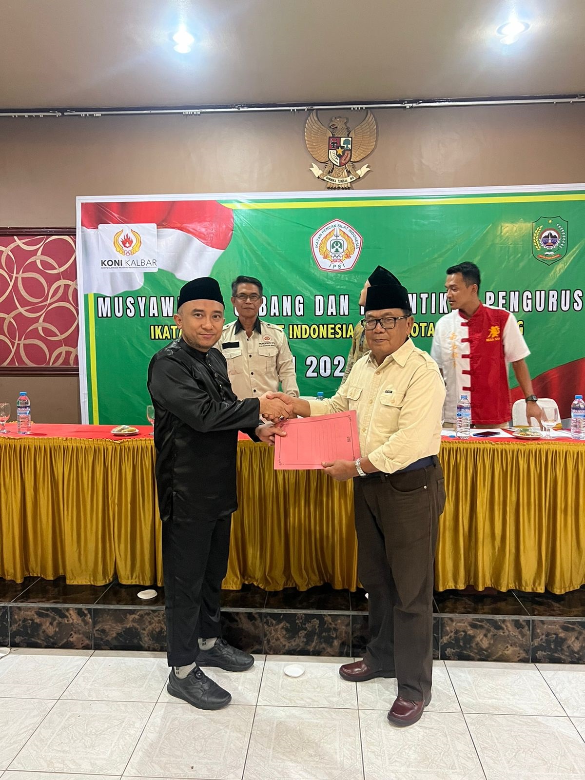 PELANTIKAN: Giat Muscab sekaligus pelantikan pengurus IPSI Singkawang periode 2024-2029 di Aula Hotel Khatulistiwa, Sabtu (3/8) malam.