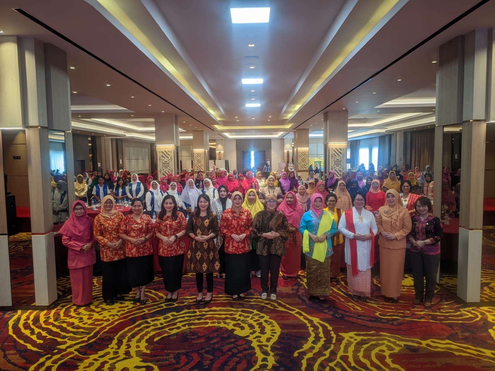 SOSIALISASI: Para peserta Kegiatan Sosialisasi Peningkatan Kapasitas Perempuan di Bidang Ekonomi yang digelar oleh DPPPA Provinsi Kalbar, Jumat (9/9).