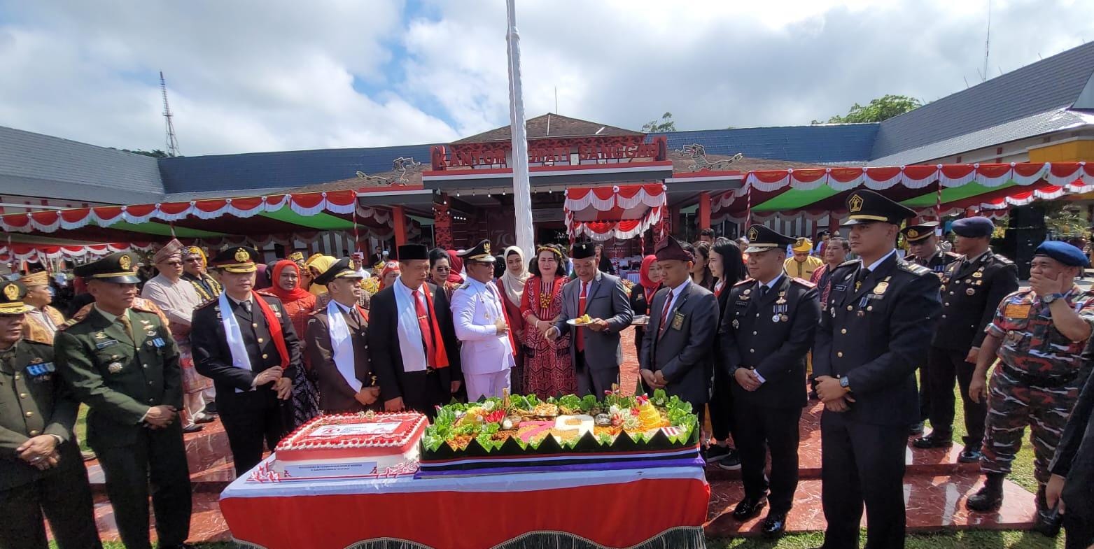 Momen Peringatan 79 tahun kemerdekaan Indonesia di Kabupaten Sanggau, Sabtu (17/8) di Halaman Kantor Bupati Sanggau.