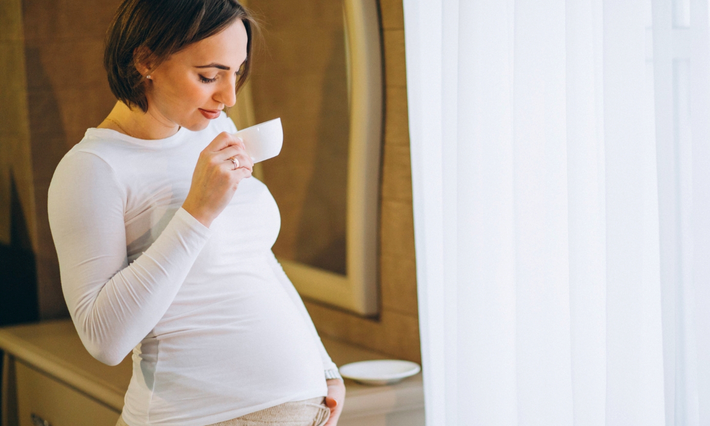 Ilustrasi Ibu Hamil minum. (FREEPIK)