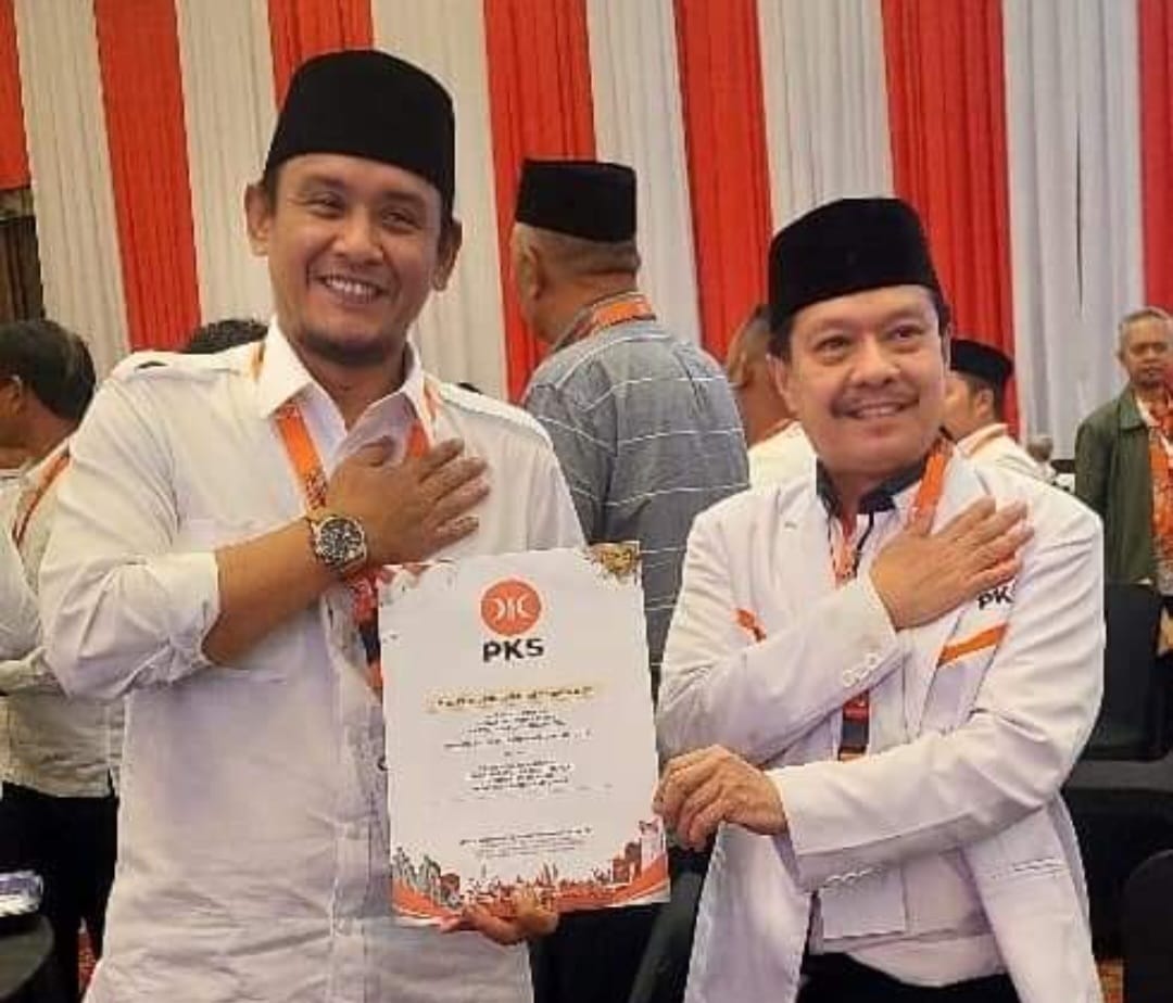 Fahrur Rofi dan Sabib, Pasangan calon bupati dan wakil bupati Sambas yang akan diusung koalisi Partai Nasdem dan PKS siap mendaftar ke KPU.(FACHROZI/PONTIANAK POST)