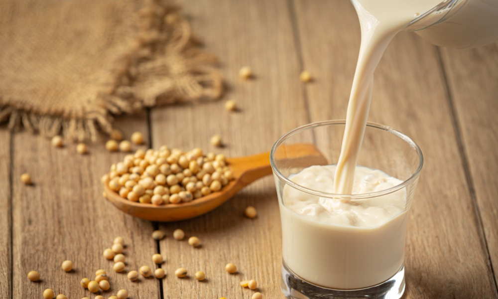 Ilustrasi susu kedelai. (FREEPIK)