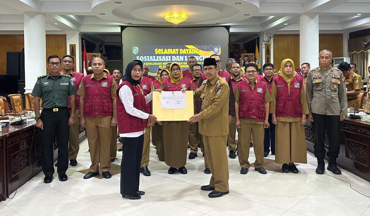 BUKA SOSIALISASI : Pj Bupati Ismail saat membuka sosialisasi akselerasi ketertiban umum.