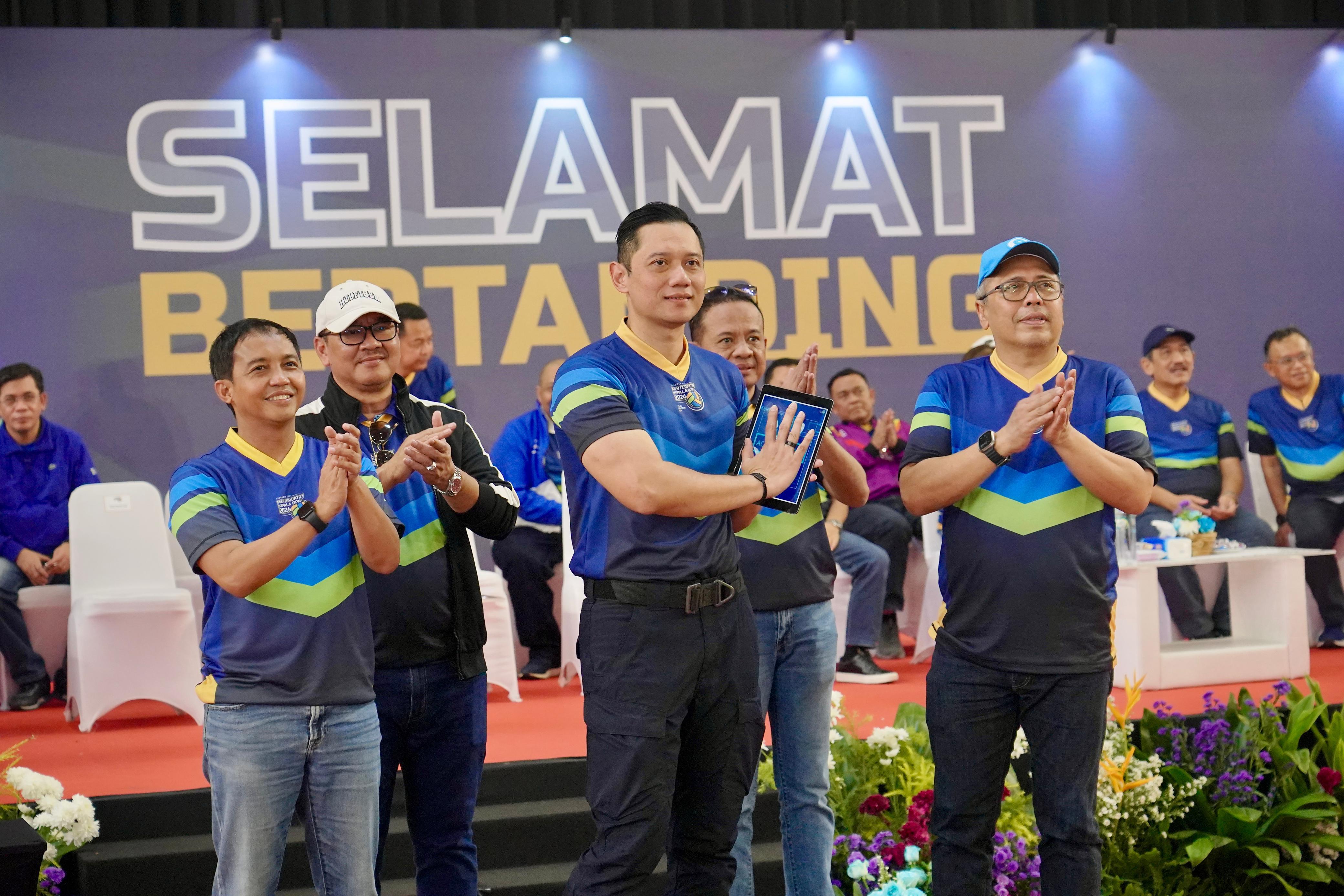 Menteri AHY  membuka Turnamen Voli Menteri ATR/Kepala BPN Cup 2024 dalam rangka Hari Agraria dan Tata Ruang Nasional (HANTARU), di GOR Nanggala Kopassus, Cijantung, Jakarta.