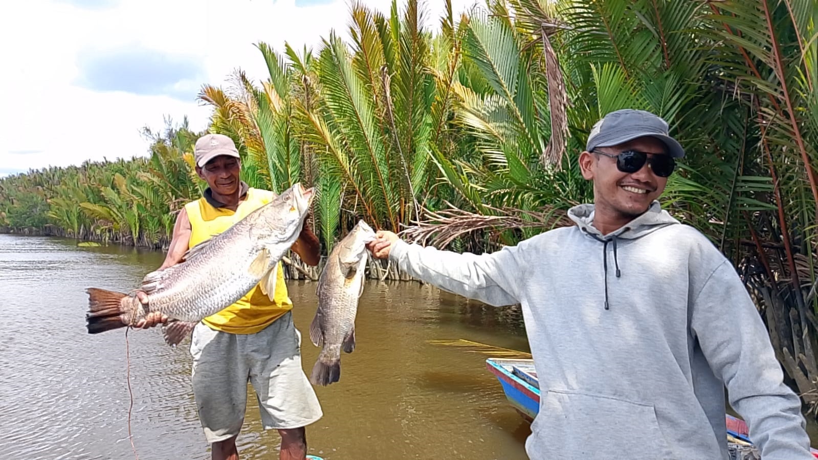LOMBA MANCING: Hasil perolehan ikan dan penyerahan hadiah kepada peserta lomba memancing di Desa Podorukun, Kecamatan Seponti, Kabupaten Kayong Utara.