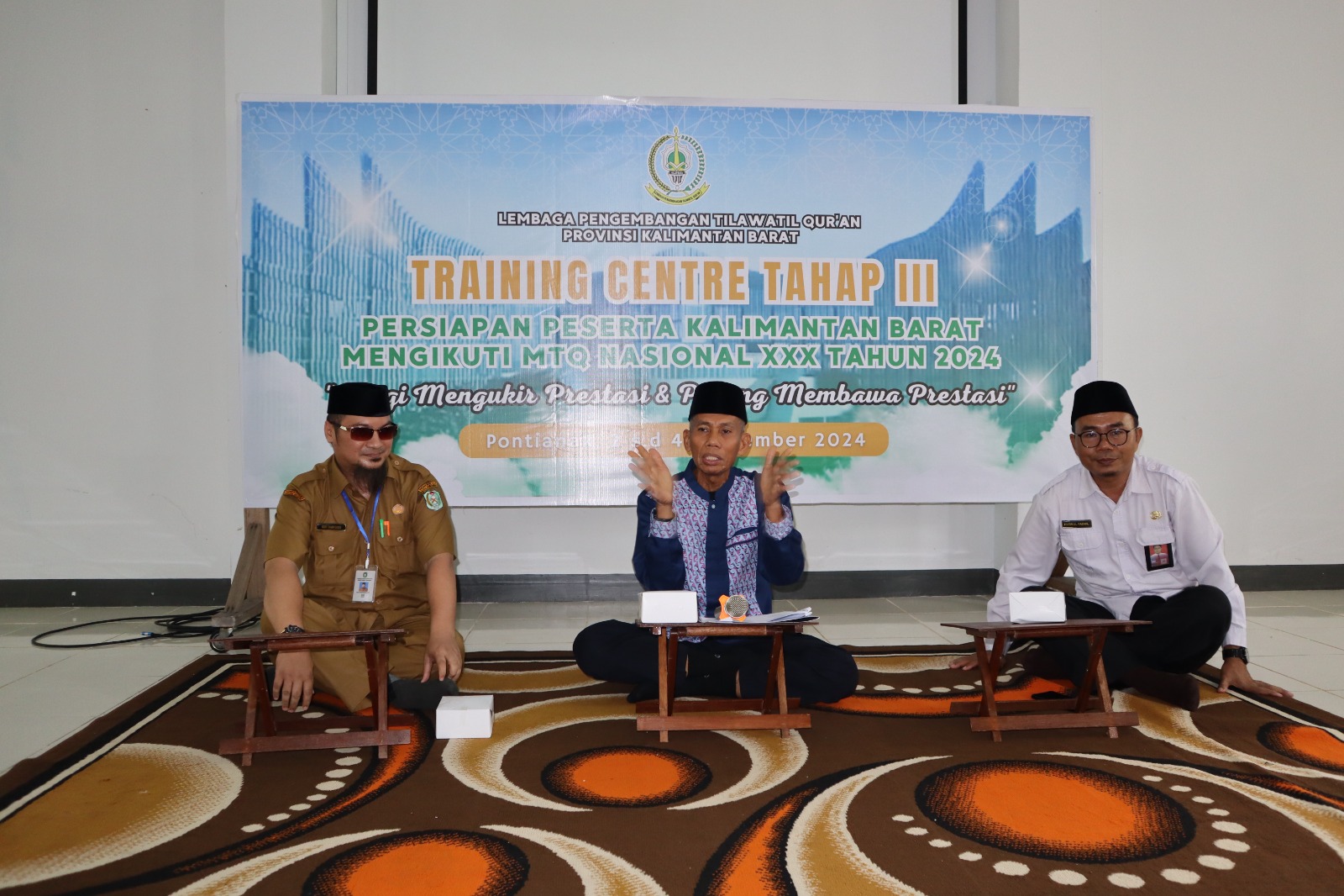 LATIHAN: Kafilah Kalbar ikut pemusatan latihan ke-3 untuk menghadapi MTQ ke-30 tingkat nasional.
