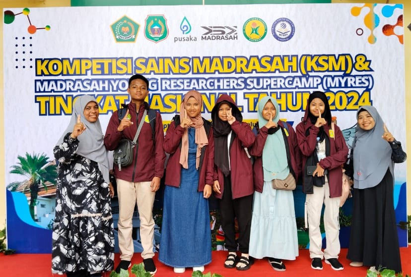 KOMPETISI&nbsp; : Lima siswa madrasah dari Kota Singkawang yang mewakili Kalimantan Barat di ajang Kompetisi Sains Madrasah (KSM) Tingkat Nasional 2024 telah tiba dengan selamat di Ternate, Maluku Utara.