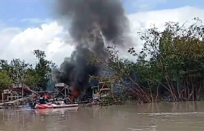 PEMUSNAHAN: Kegiatan PETI di Kecamatan Suhaid ini dimusnahkan oleh tim gabungan Kecamatan Suhaid beberapa waktu yang lalu.