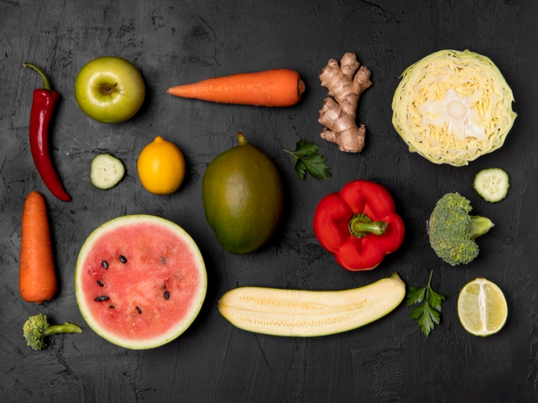 Ilustrasi sayur dan buah bervitamin A.(FREEPIK)