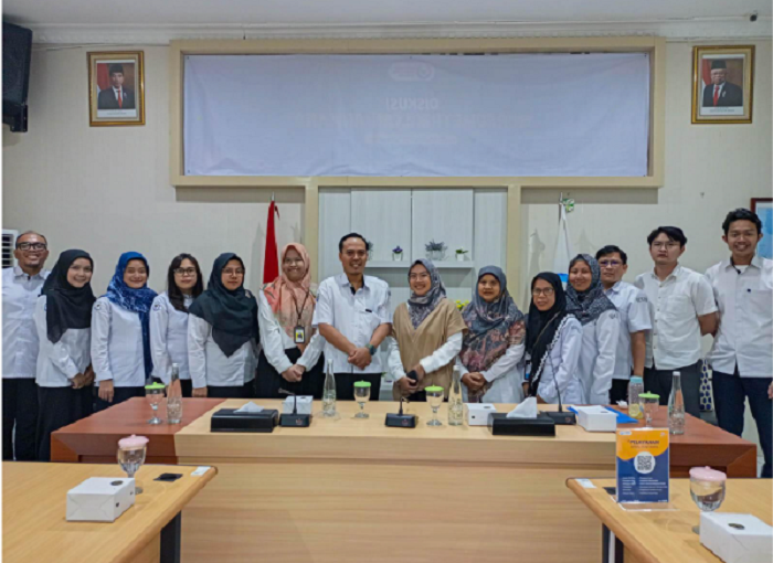 SOSIALISASI: KPP Pratama Pontianak Barat memberikan sosialisasi kepada pegawai di lingkungan BPSL Pontianak, Senin (2/9).