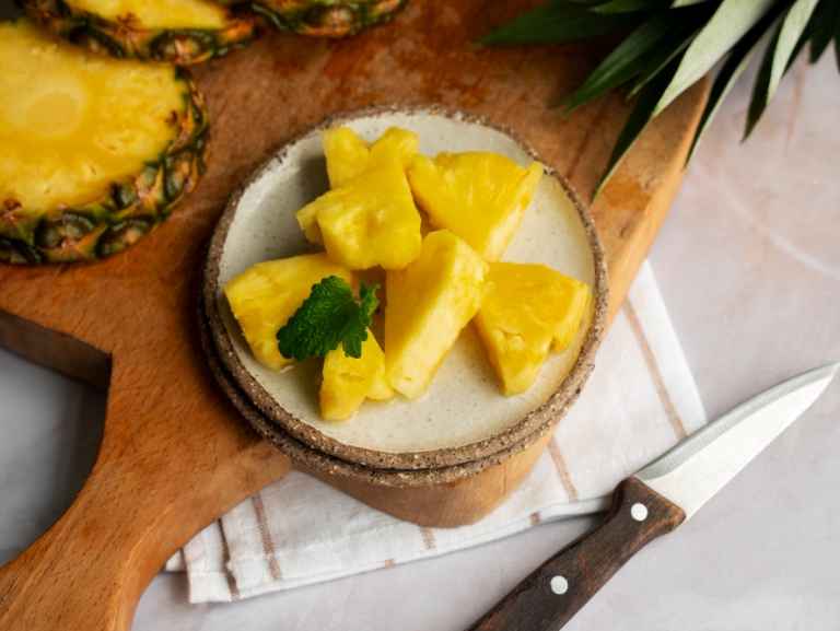 Ilustrasi buah nanas yang baik untuk kesehatan.(FREEPIK)