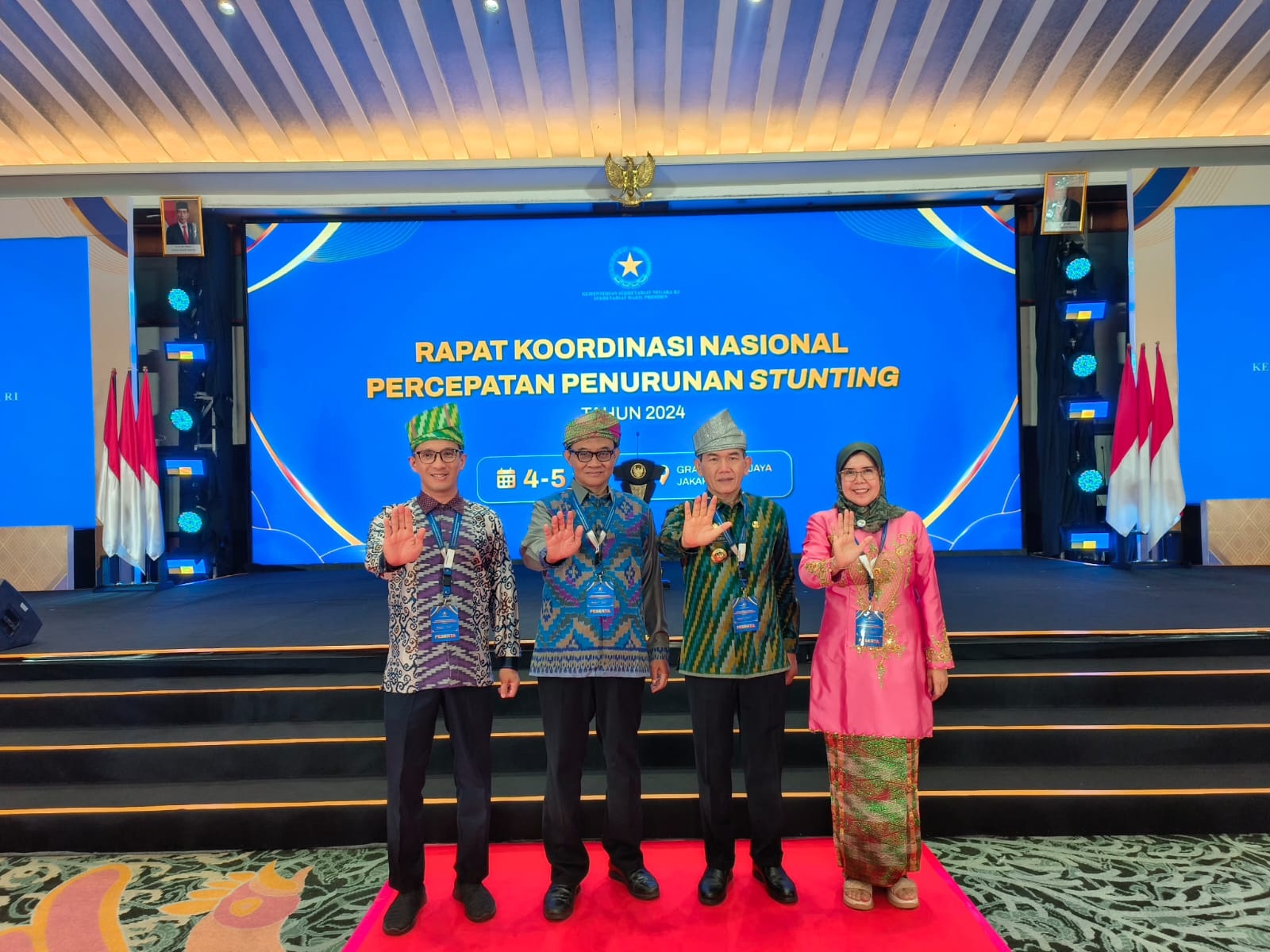 RAKORNAS: Pj Wali Kota Pontianak Ani Sofian (kedua dari kiri) foto bersama usai menghadiri Rakornas Stunting di Jakarta.