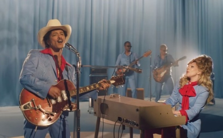 Instagram @brunomars.
