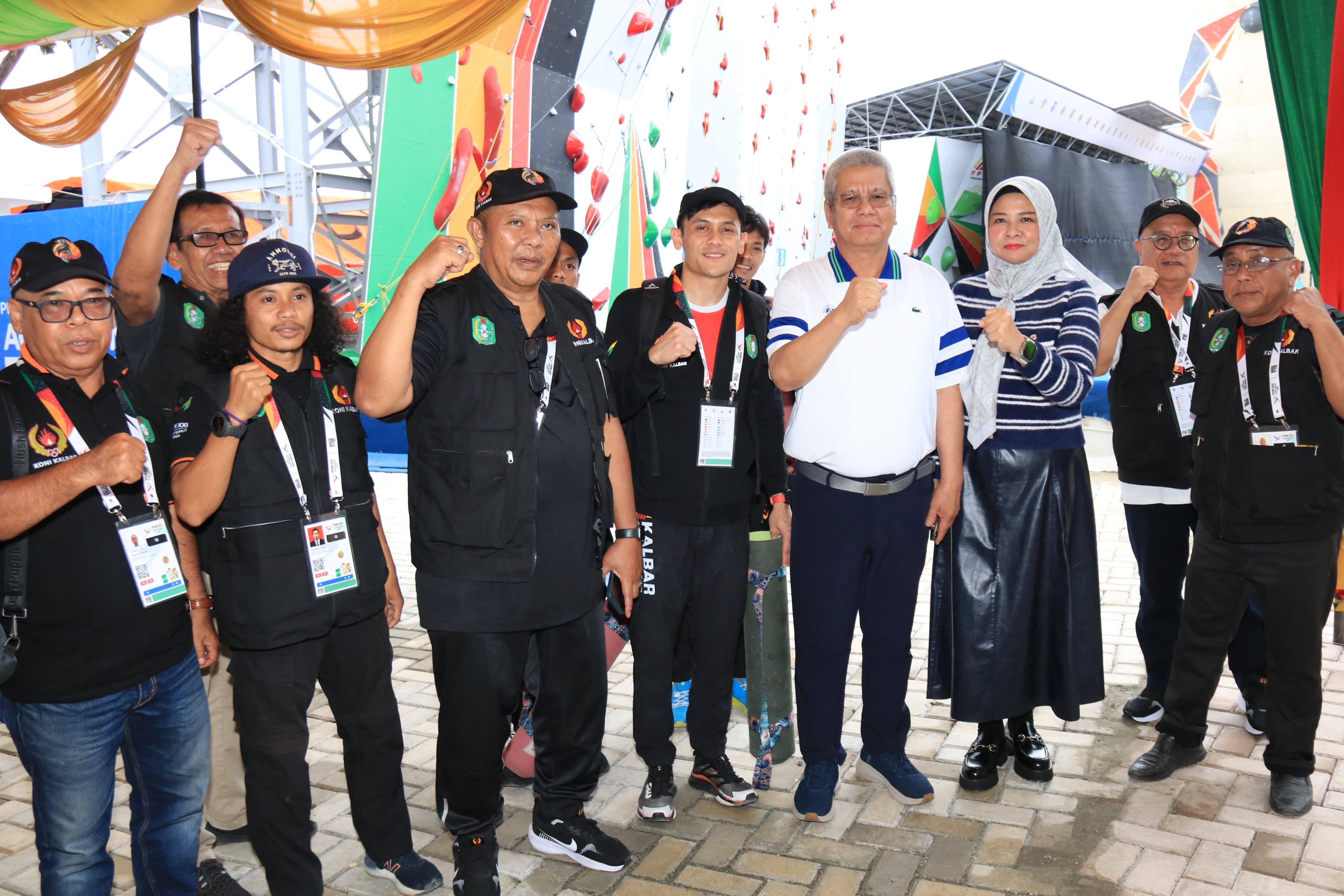 Pj Gubernur Provinsi Kalimantan Barat Harisson saat menghadiri pembukaan PON Aceh-Sumut XXI.