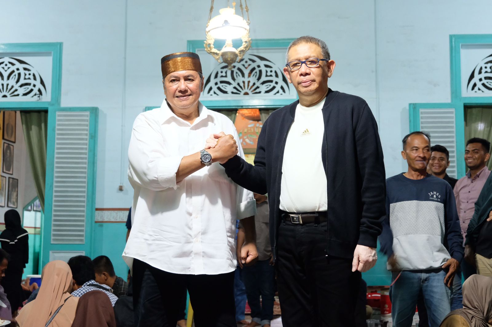 MEMPAWAH : Bacalon Gubernur Kalbar Sutarmidji bersama Raja XIII Mempawah Mardan Adijaya saat silaturahmi di Istana Amantubillah Kesultanan Mempawah pada Sabtu (7/9).