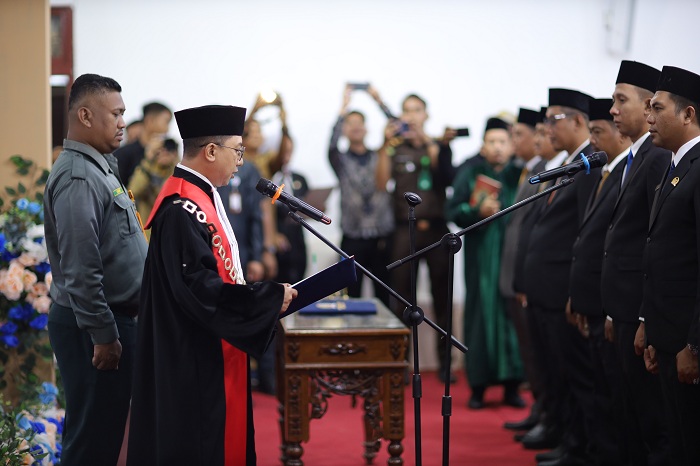 SUMPAH: Pengangkatan dan pengucapan sumpah jabatan 25 anggota DPRD Kabupaten Kayong Utara masa jabatan 2024-2029.