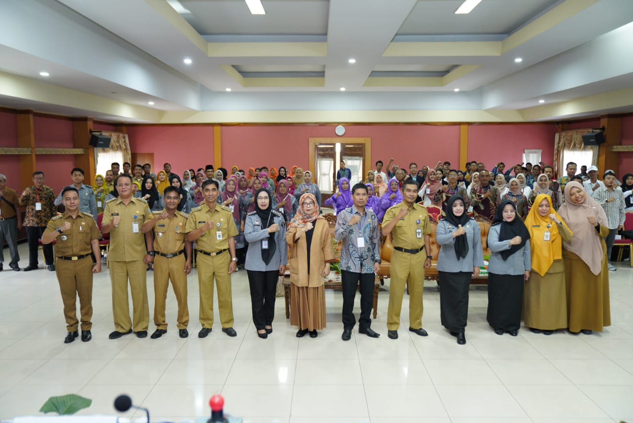 KADARKUM: Asisten Pemerintahan dan Kesra Iwan Amriady membuka Lomba Kadarkum Tingkat Kota Pontianak 2024.