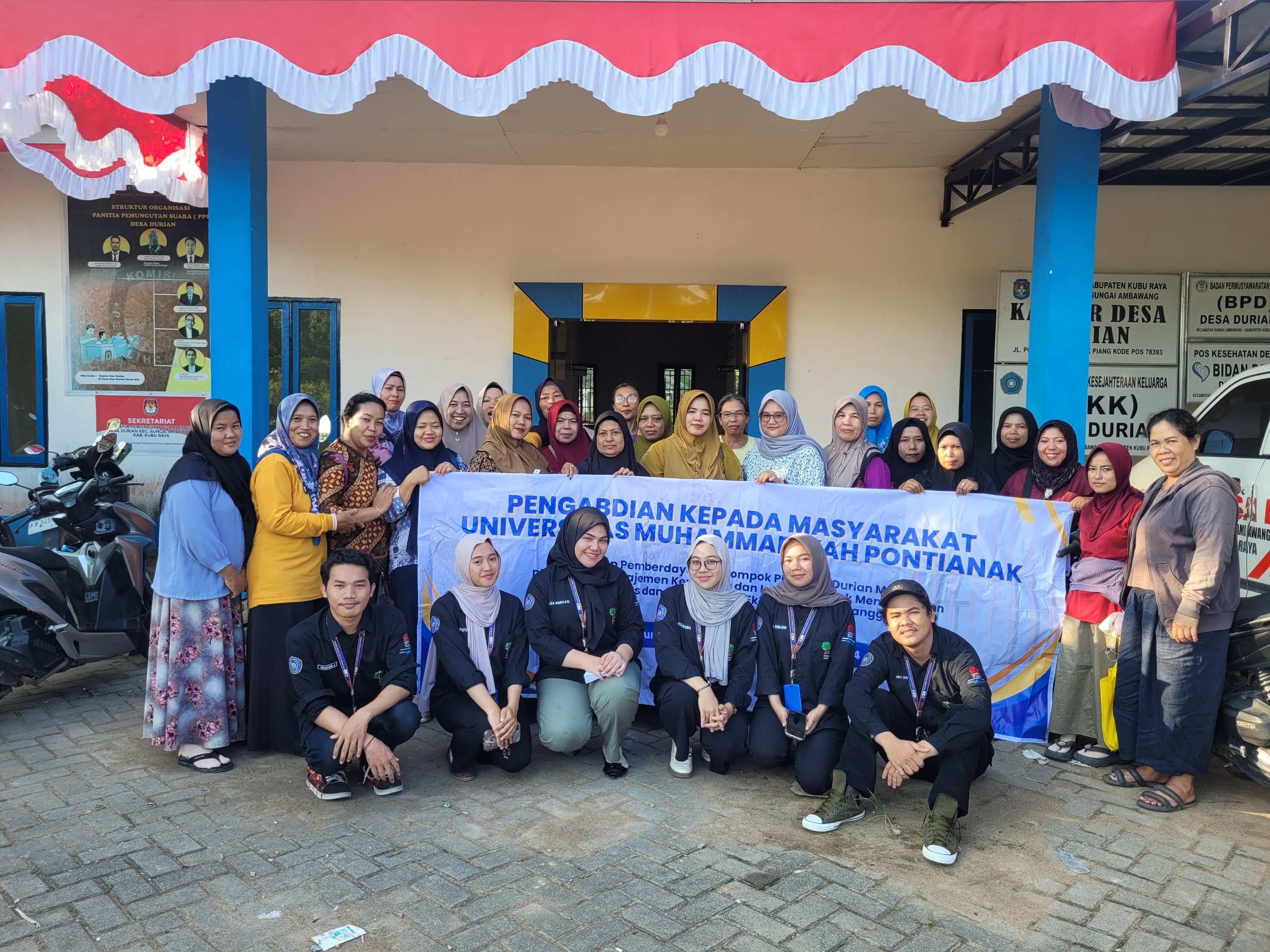 Dokumentasi Kegiatan Pemberdayaan Kelompok PKK Desa Durian Melalui Digitalisasi Manajemen Keuangan dan Investasi untuk Meningkatkan Kapasitas dan Kemandirian Ekonomi Rumah Tangga