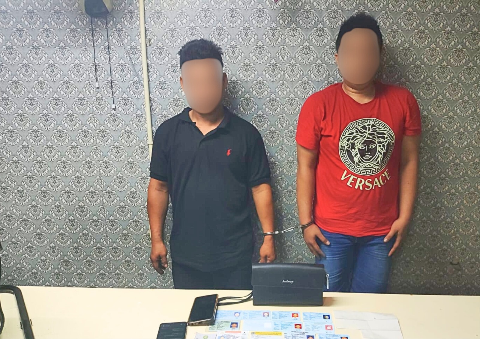 Pelaku penggelapan mobil rental JI (34) dan SO (31) diamankan polisi, Jumat (13/9). (ISTIMEWA)