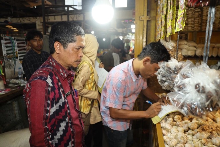Kepala Dinas Koperasi, Usaha Mikro dan Perdagangan (Diskumdag) Kota Pontianak Ibrahim. (ISTIMEWA)