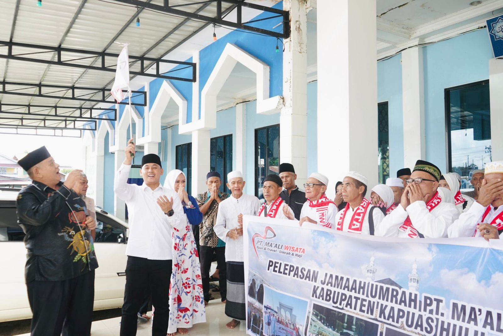 JEMAAH UMROH: Pelepasan jemaah umroh oleh Wakil Bupati Kapuas Hulu Wahyudi Hidayat.