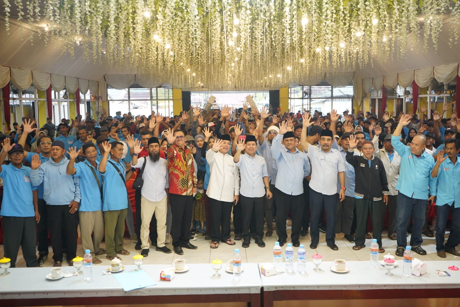 Ria Norsan dan Satono bersama 700 tim kemenangan dan relawan Saro
