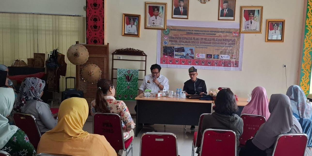 IKM: Momen pelatihan peningkatan kapasitas IKM bagi industri menjahit yang ada di Sanggau, Rabu (18/9) kemarin.