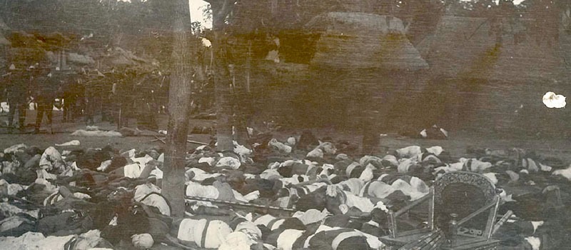 GUGUR: Tumpukan jasad para patriot Puri Agung Pamecutan termasuk jasad Raja I Gusti Gede Ngurah Pamecutan yang gugur dalam Puputan Badung. KEKUNOAN