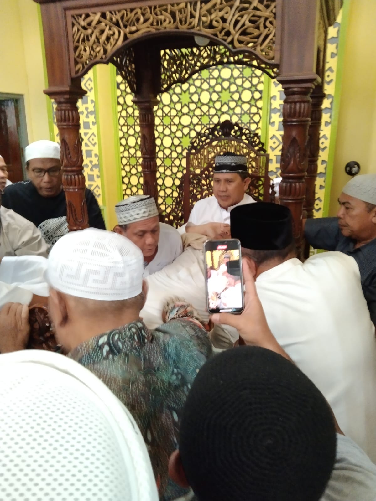 Seorang khatib meninggal dunia saat khutbah di Pontianak, Jumat (20/9). (ISTIMEWA)