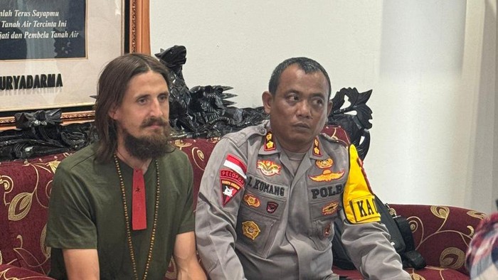 BEBAS: Pilot Susi Air, Kapten Philip Mark Mehrtens yang baru saja dibebaskan setelah disandera 18 bulan oleh KKB.