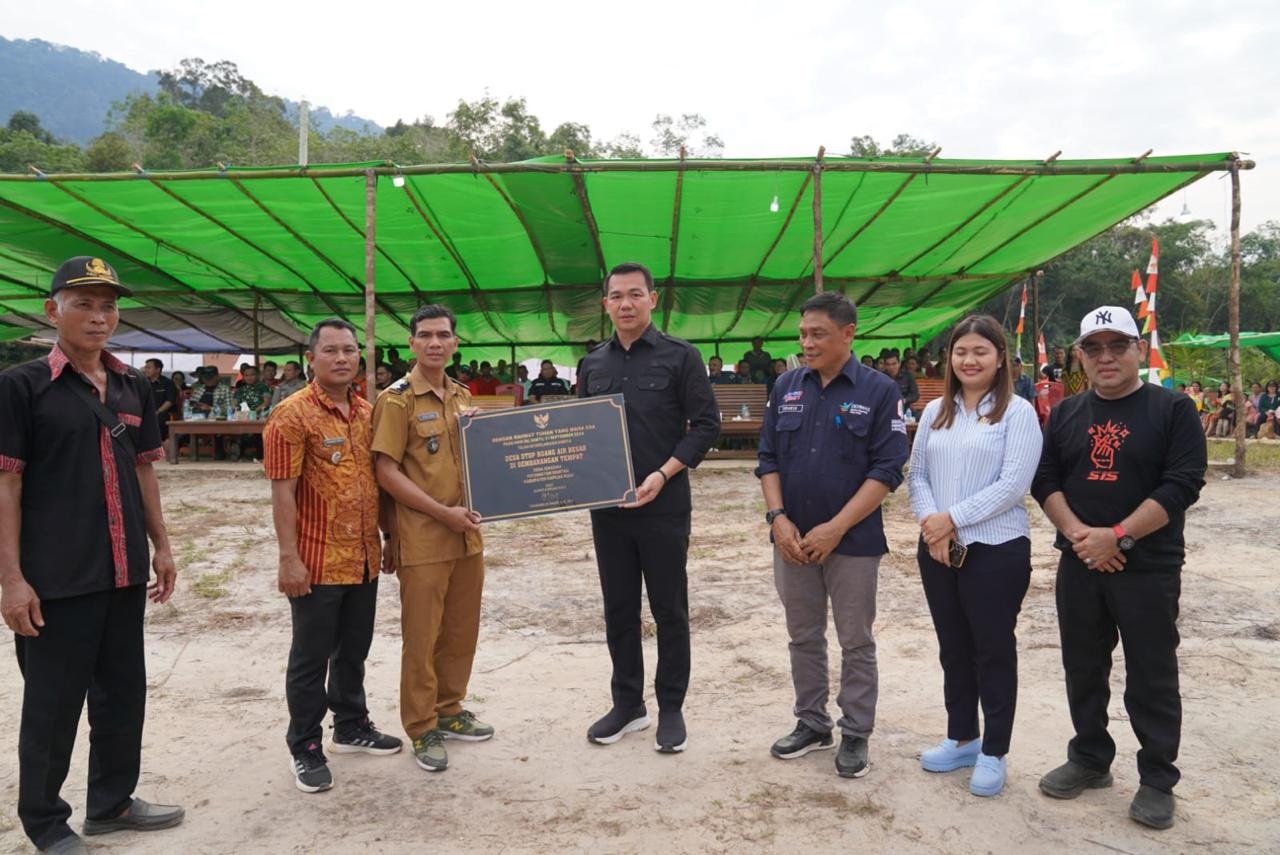 ODF: Deklarasi ODF di Desa Sekedau, Kecamatan Semitau, oleh Bupati Kapuas Hulu Fransiskus Diaan.